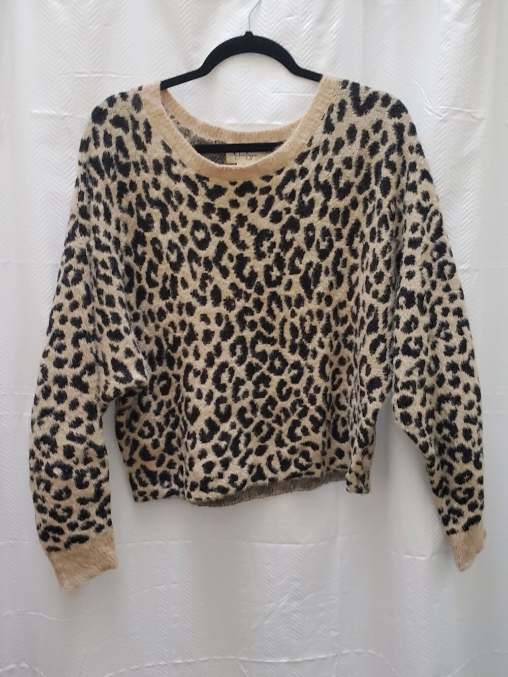 Jessica Simpson fuzzy cozy leopard animal print crewneck sweater Women's